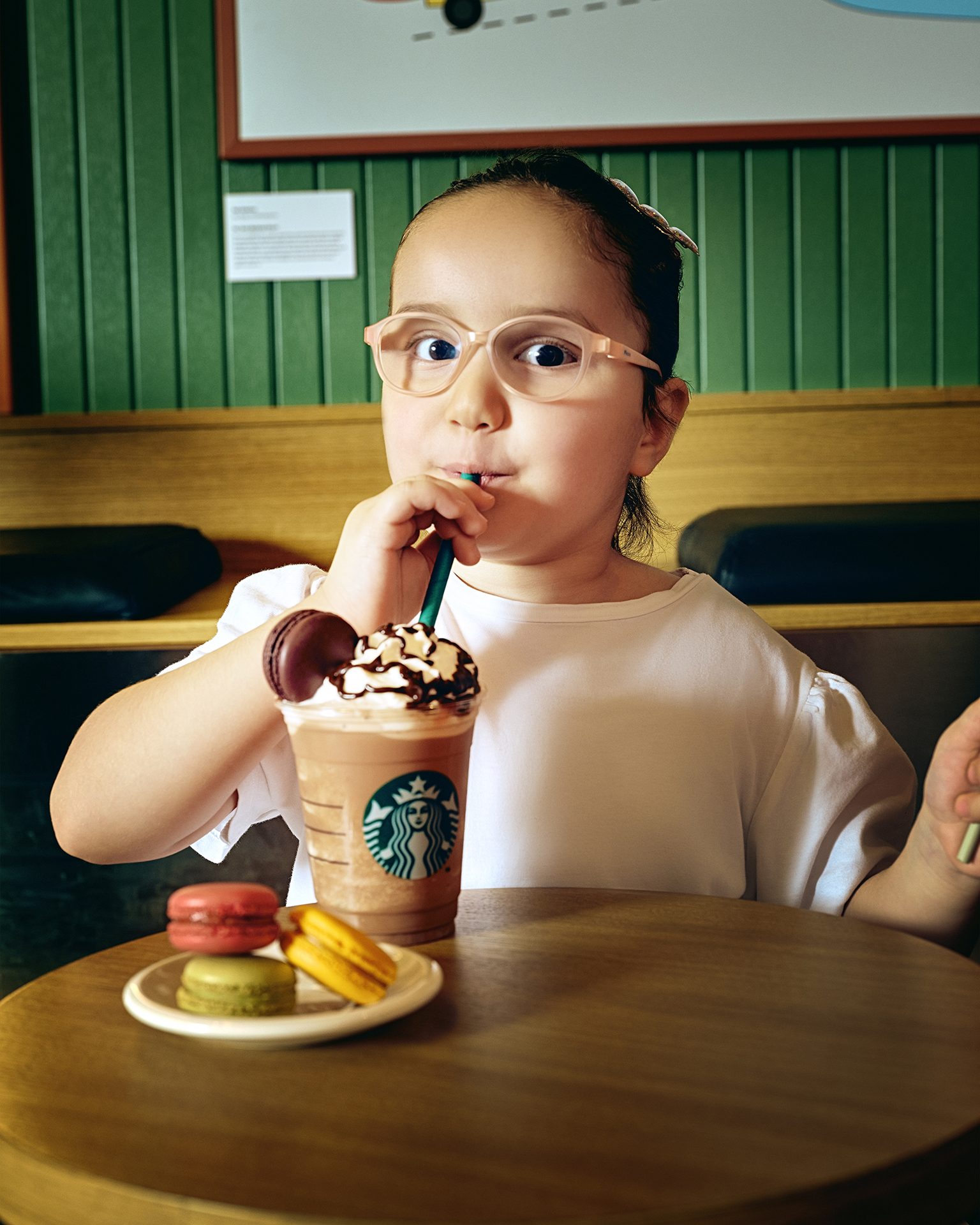 Deniz Karataş fotoğraf çalışması — starbucks 1504250527 copy
