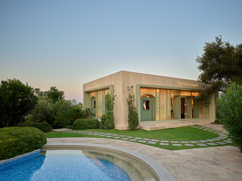 Sedat Yamak — Mimari Fotoğraf — Bodruml Mağaza Modern Architecture Photography Vancleefandarpels Dış Cephe.