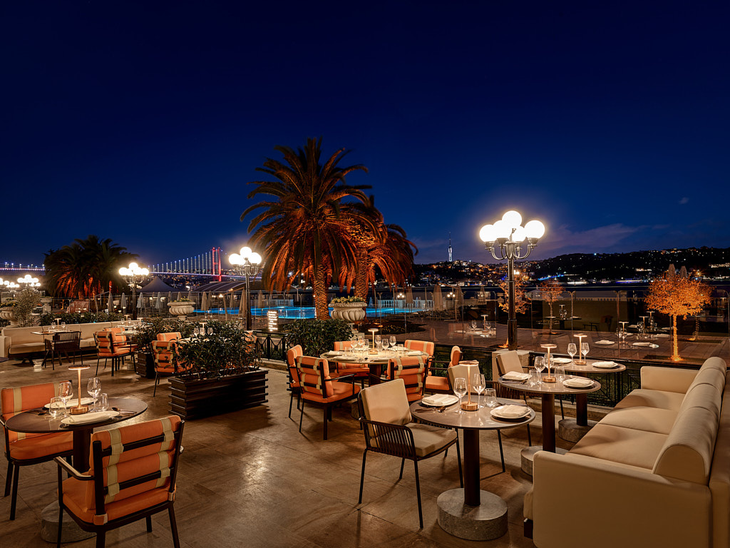Sedat Yamak — Mimari Fotoğraf — Istanbul Restoran Modern Architecture Photography Çırağan Dış Cephe 1.